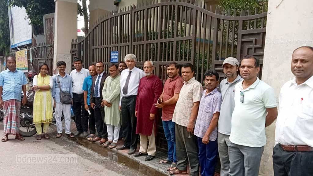 বুধবার সিলেটের বাম নেতারা হিন্দু ও বৌদ্ধ সম্প্রদায়ের উপাসনালয় পরিদর্শন করেন।
