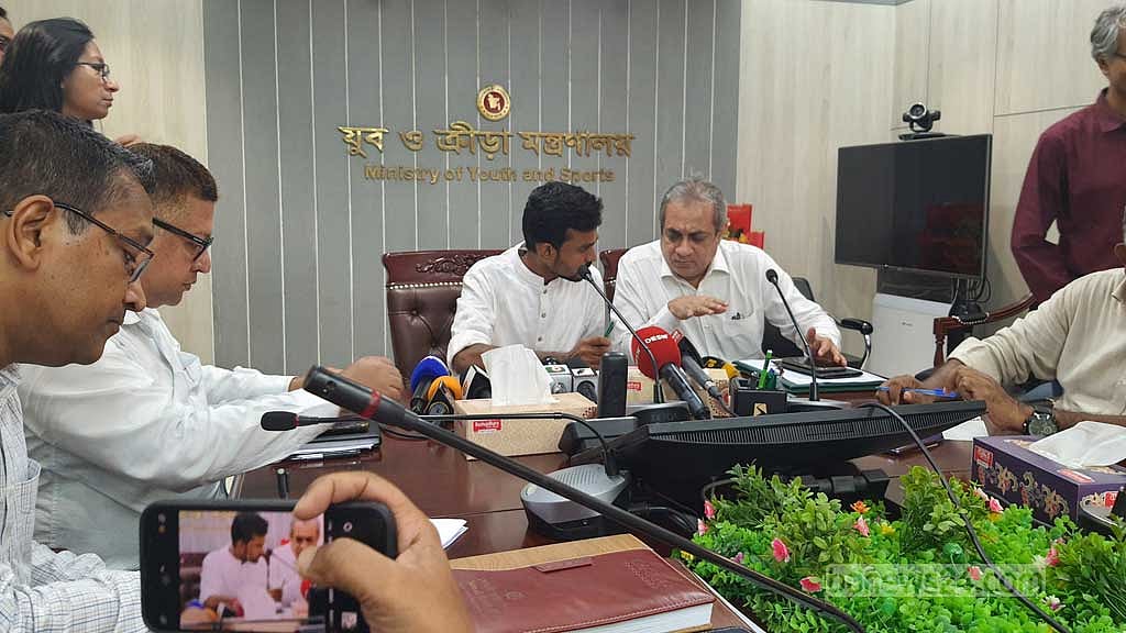 যুব ও ক্রীড়া মন্ত্রণালয়ের উপদেষ্টা আসিফ মাহমুদ।