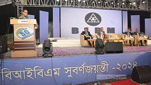 আমানতকারীর স্বার্থ রক্ষা না করলে খাদের কিনারায় যাবে ব্যাংক খাত: গভর্নর