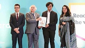 ‘টপ ইন দ্য ওয়ার্ল্ডে’ অন্বয় মাজহার