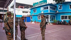কলকাতা-আগরতলার মিশনপ্রধানকে ডেকে পাঠাল ঢাকা