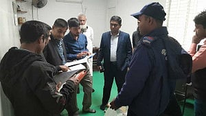বগুড়ায় নিবন্ধন ছাড়াই পশুখাদ্য উৎপাদন, ৫০ হাজার টাকা জরিমানা
