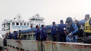 জাহাজে সাত খুন: রাত ৮টার পরও সব ‘ঠিকঠাক ছিল’