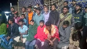 টেকনাফে অপহৃত বনকর্মীসহ ১৮ জন ‍উদ্ধার, আটক ২