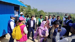 কক্সবাজারে রোহিঙ্গা শিবির পরিদর্শনে প্রধান উপদেষ্টার প্রতিনিধি দল
