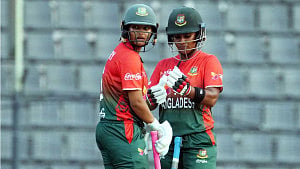 রেকর্ড জুটি আর অসংখ্য সুযোগ পেয়েও পারল না বাংলাদেশ