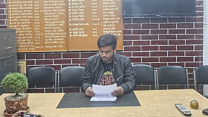 গাইবান্ধায় যুবদল নেতার বিরুদ্ধে গুদাম-জমি দখলের অভিযোগ