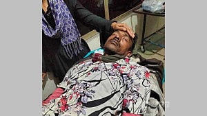 ফরিদপুরে যুবলীগ কর্মীকে হাতুড়ি পেটা করার অভিযোগ