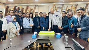 নেটওয়ার্ক সম্প্রসারণে ইডটকোর সঙ্গে গ্রামীণফোনের চুক্তি
