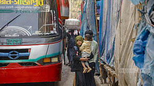 Occupied sidewalks push pedestrians onto roads