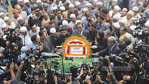 শ্রদ্ধা-ভালোবাসায় হাসান আরিফকে শেষ বিদায়