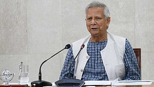 রাতে বিএনপি-জামায়াতের সঙ্গে বসছেন প্রধান উপদেষ্টা