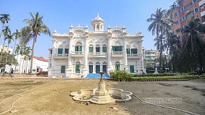 রোজ গার্ডেন সাজছে নতুন রূপে