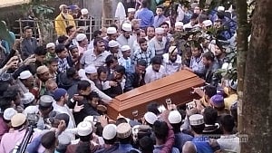 ‘গার্ড অব অনার’ শেষে বিএনপি নেতা হারিছ চৌধুরীকে কানাইঘাটে দাফন