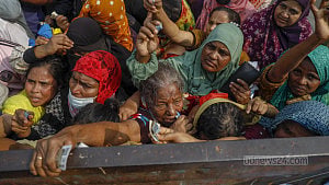 টিসিবির পণ্য পেতে নারীদের প্রাণান্ত চেষ্টা