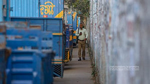 ট্রাকের দখলরাজ