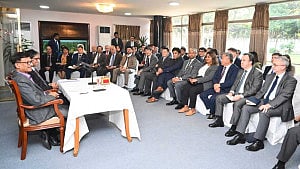 সম্প্রীতি বিনষ্টে দেশি-বিদেশি প্রচেষ্টার কথা কূটনীতিকদের বললেন উপদেষ্টা