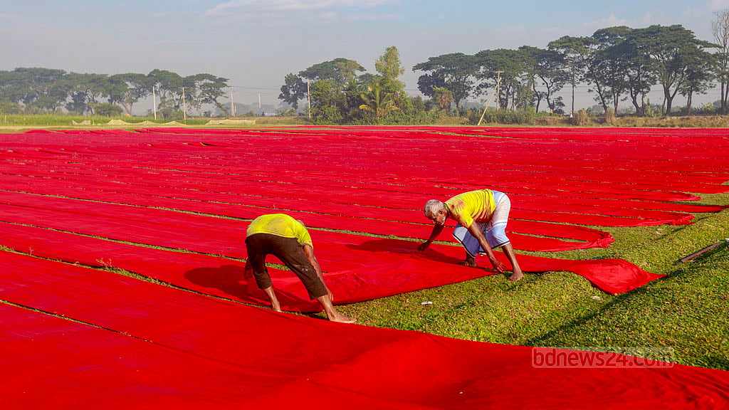 From dyeing to drying, workers earn Tk 400 to Tk 500 for every 1,000 yards of cloth.