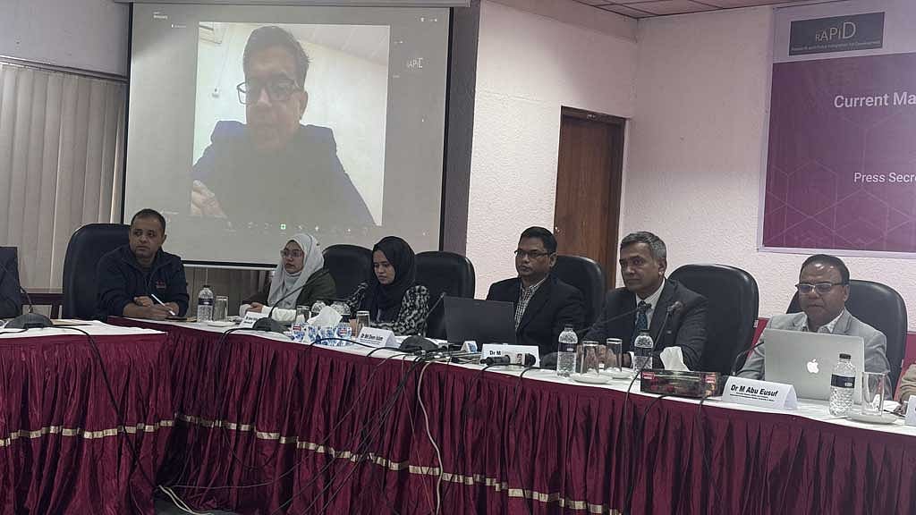 গবেষণা প্রতিষ্ঠান রিসার্চ অ্যান্ড পলিসি ইন্টিগ্রেশন ফর ডেভেলপমেন্ট (র‍্যাপিড) আয়োজিত এক কর্মশালায় বক্তারা।