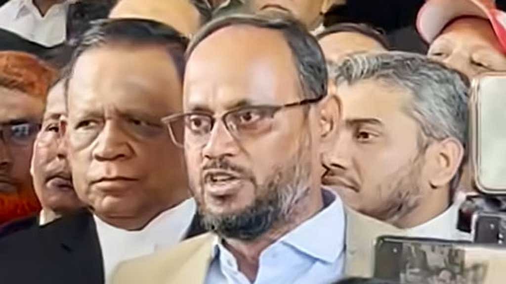 আদালতে আব্দুস সালাম পিন্টুর ছোট ভাই সুলতান সালাউদ্দিন টুকু।