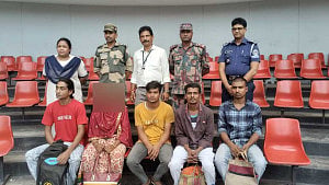 সাজা শেষে দেশে ফিরল ভারতে পাচার হওয়া ৫ বাংলাদেশি