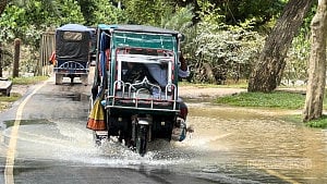 খাগড়াছড়ি-লংগদু সড়কে যান চলাচল স্বাভাবিক