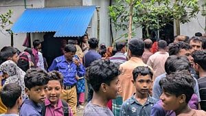 লক্ষ্মীপুরে ঘরে প্রবাসীর স্ত্রীর হাত-পা বাঁধা লাশ
