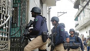নারায়ণগঞ্জে জঙ্গি আস্তানা সন্দেহে চারতলা বাড়ি ঘিরে অভিযান