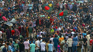 কোটা পুনর্বহালের প্রতিবাদে শাহবাগে বিক্ষোভ