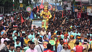আনন্দমুখর রথযাত্রা