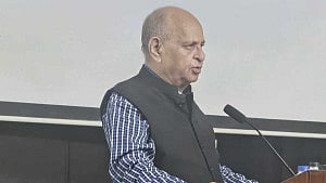 সপ্তাহে ৪ দিন জেলা-উপজেলার হাসপাতালে যাবেন স্বাস্থ্যমন্ত্রী