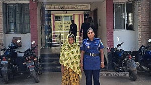 সাতক্ষীরায় পানিতে ফেলে শিশুকে হত্যার অভিযোগে মা গ্রেপ্তার