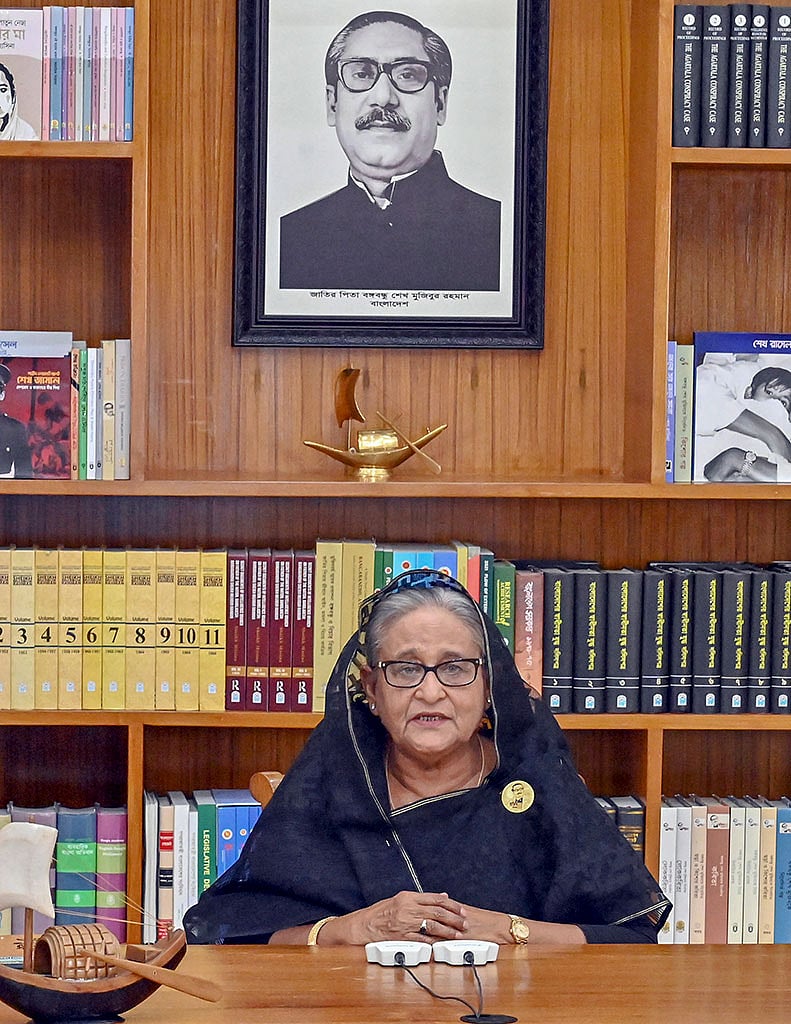 প্রধানমন্ত্রী শেখ হাসিনা বুধবার সন্ধ্যায় জাতির উদ্দেশে ভাষণ দেন। ছবি: পিএমও