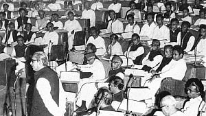 সংসদীয় বিতর্ক-১: জাতীয়তাবাদ ও ৭০ অনুচ্ছেদ নিয়ে গণপরিষদে তোলপাড়