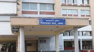ভোলায় বিএনপি ও বিডিপির নেতাকর্মীদের মধ্যে সংঘর্ষ, আহত ৩০