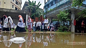 এইচএসসি: বৃষ্টিতে পরীক্ষা দেরিতে শুরু হলে মিলবে অতিরিক্ত সময়