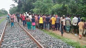 চুয়াডাঙ্গায় ট্রেনে কাটা পড়ে যুবকের মৃত্যু
