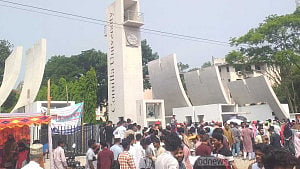 কুমিল্লা বিশ্ববিদ্যালয় খুলেছে ৫৩ দিন পর, উচ্ছ্বসিত শিক্ষার্থীরা