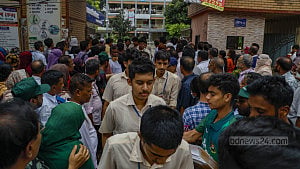 এইচএসসি: প্রথম দিনে অনুপস্থিত ১৫২০৩ পরীক্ষার্থী