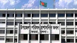 কয়রায় নির্বাচনি প্রচারে অংশ নেওয়ায় প্রিজাইডিং কর্মকর্তাকে অব্যাহতি