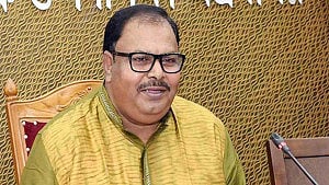 সাবেক প্রতিমন্ত্রী জাকিরের স্ত্রী-সন্তানের দেশত্যাগে নিষেধাজ্ঞা