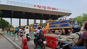 শেষ সময়েও পদ্মা সেতুতে ভিড়, ২৪ ঘণ্টায় টোল আদায় ৪ কোটি টাকা