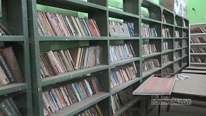 পাঠ্যবই বনাম পাঠাভ্যাস: কেন কমছে পাঠক?