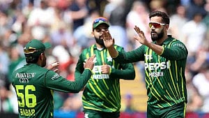 ‘পাকিস্তানের কয়েকজন ক্রিকেটার দলের জন্য ক্যান্সারের মতো’