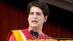 অবশেষে ভোটের রাজনীতিতে প্রিয়াঙ্কা গান্ধী