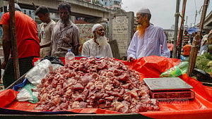 কোরবানির মাংসের এক বেলার বাজার