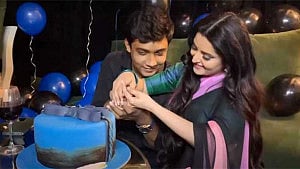 পরীমনির সঙ্গে ‘অনৈতিক সম্পর্ক’, চাকরি হারালেন সাকলায়েন