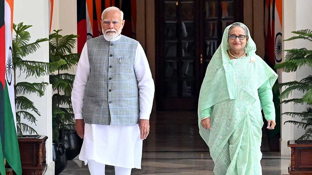 শনিবার দিল্লিতে দ্বিপক্ষীয় বৈঠকের আগে শেখ হাসিনা ও নরেন্দ্র মোদী