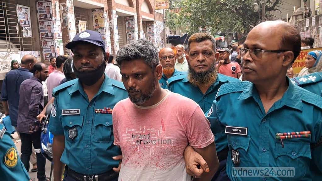 গ্রেপ্তার কাউসার আহমেদ।