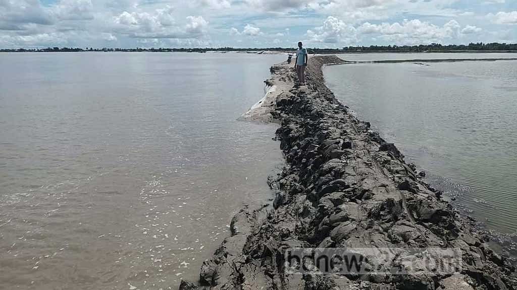 এই বাঁধ কী করে ঠেকাবে জলোচ্ছ্বাস!